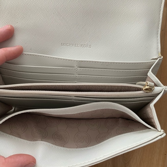 Michael Kors Wallet - Picture 3 of 10